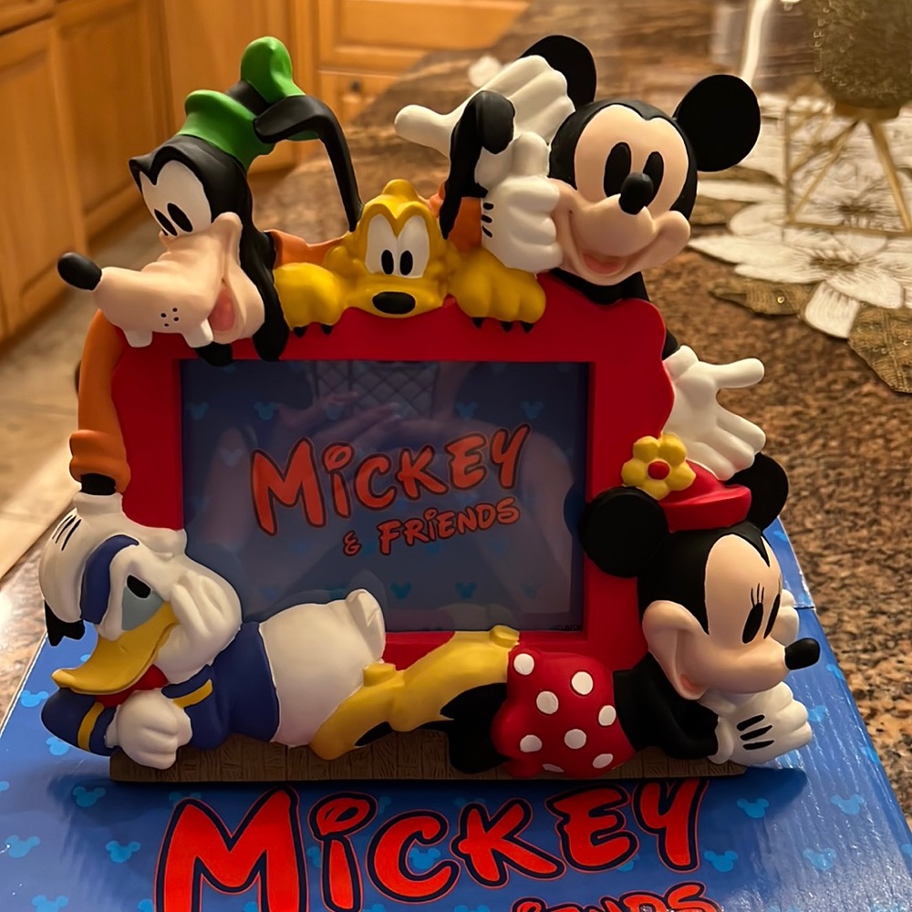 Mickey & Friends Picture Frame NWT NIB